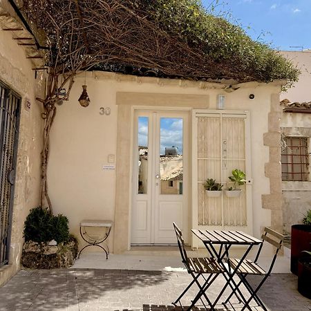 Casi Apartment Noto Exterior photo